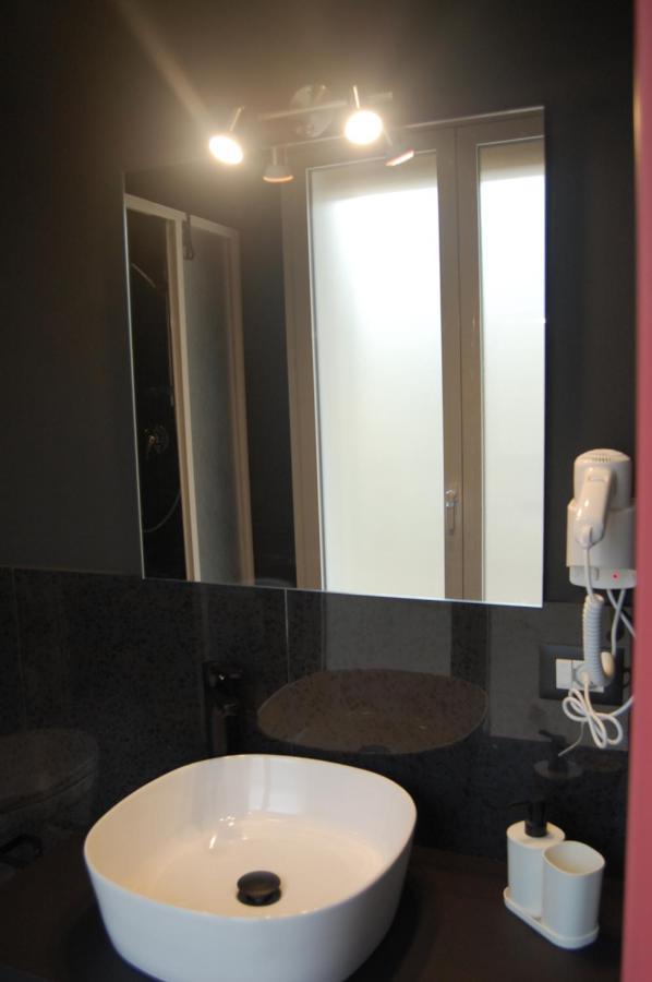 Dimora 81 Bed & Breakfast Syracuse Ngoại thất bức ảnh